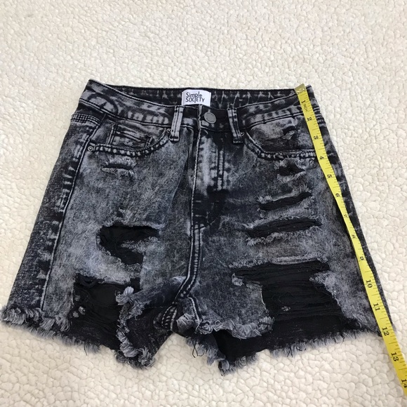 Simple Society Stretch Distressed Denim Black Jean Shorts
0 / 2 XS Extra Small - Picture 14 of 16